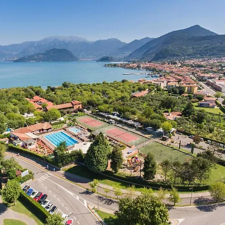 Del Sole Village